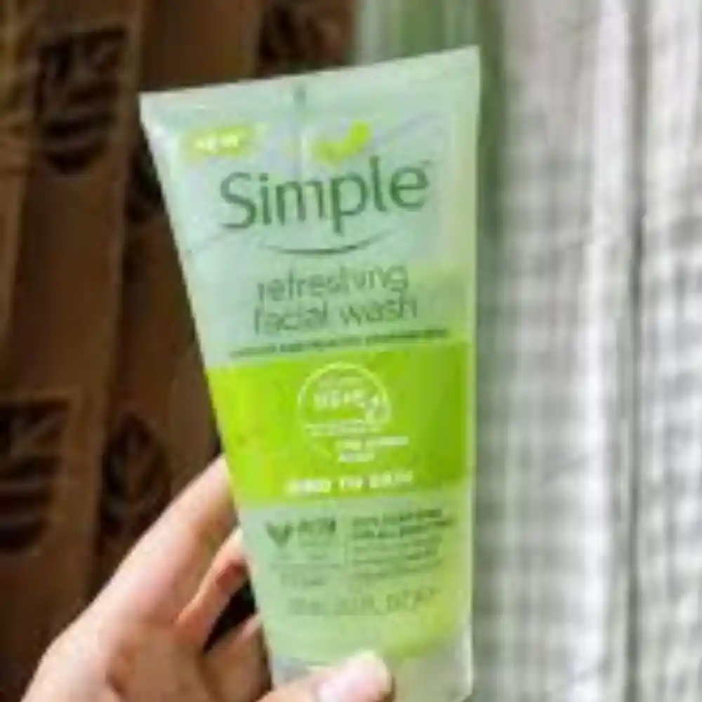 Simple-Refreshing-Face-Wash-150ml 