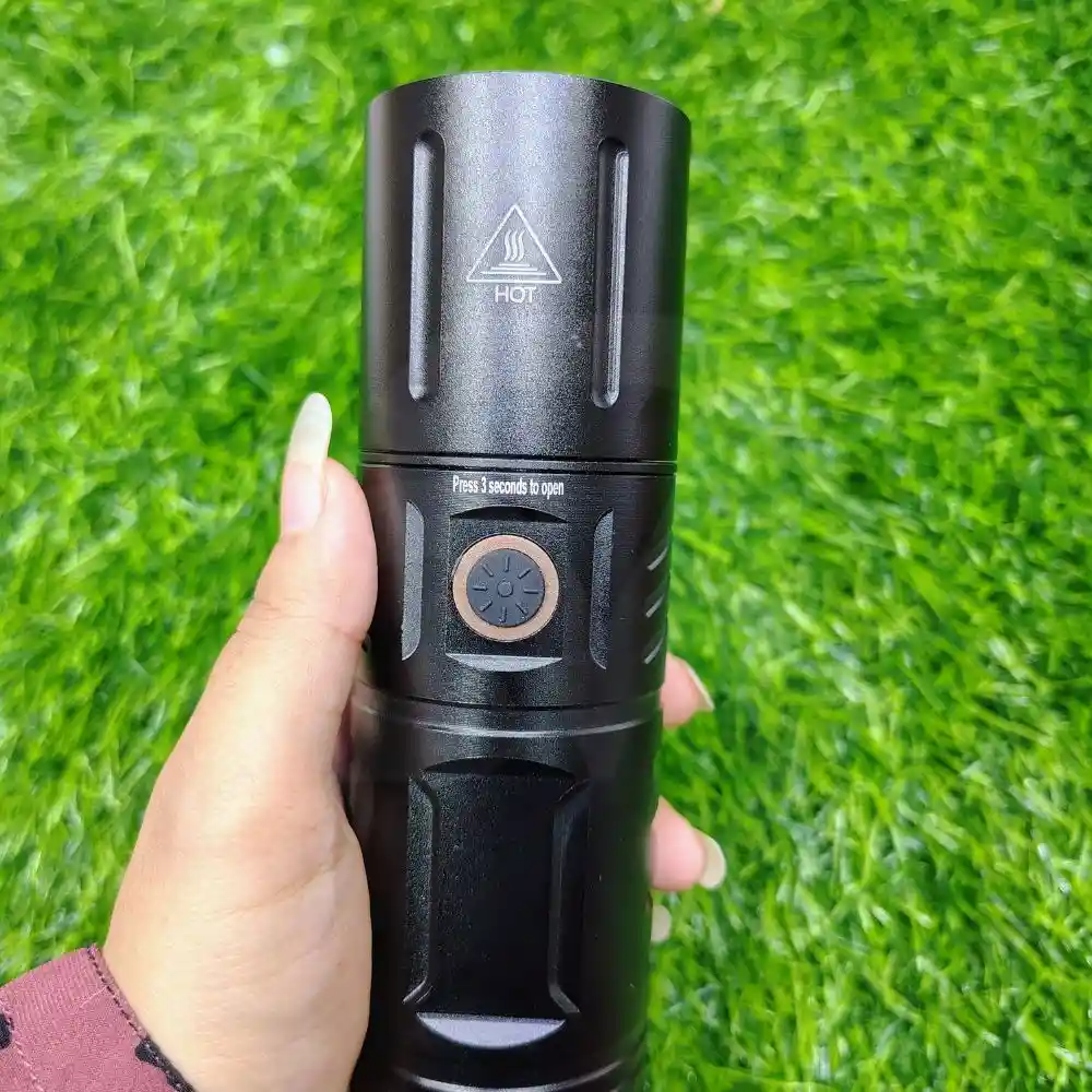 T40-USB-Strong-Zoom-Torch-Light-with-Power-Bank